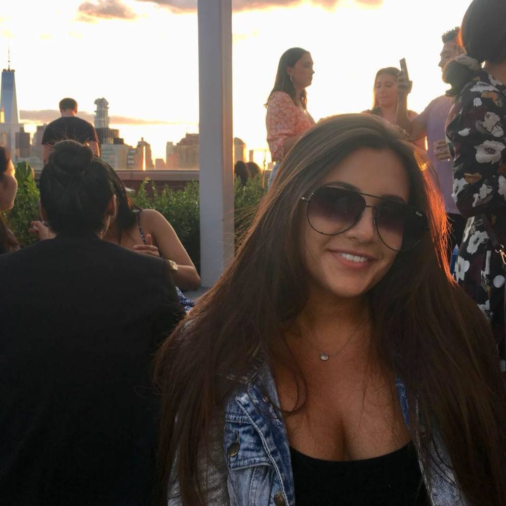 Meet your Posher, Adrianna